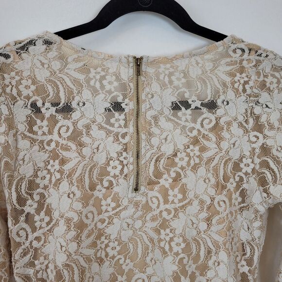 Jessica Simpson Maternity Top Lace Sheer Beige Gold Formal Event Dressy Small - Picture 10 of 11